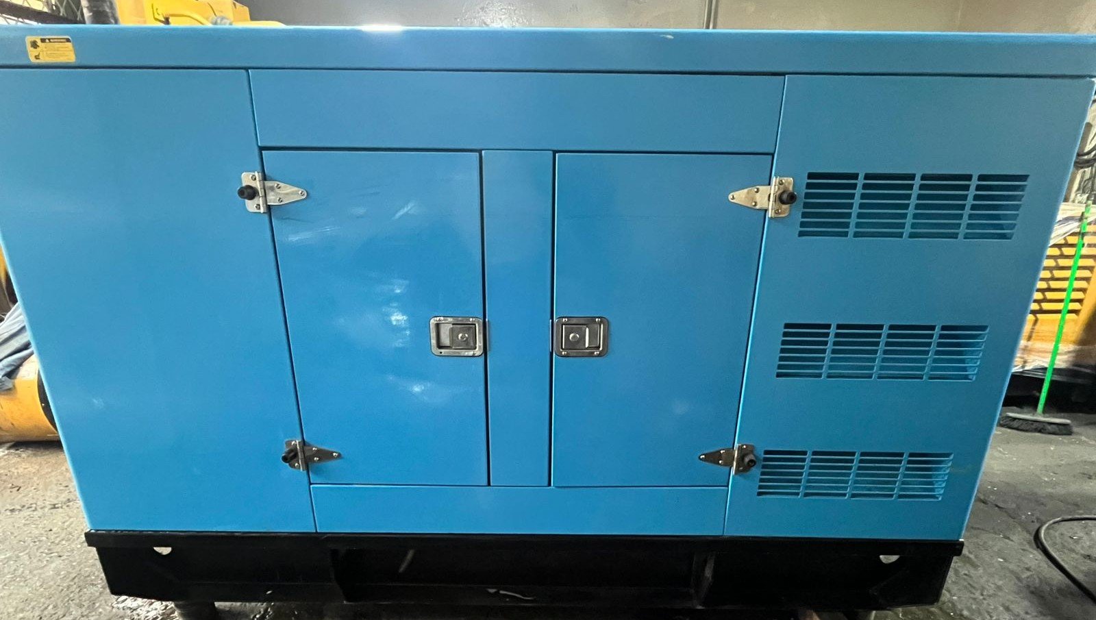 CIMMINS 4B / STAMFORD 40 kVA - Image 2